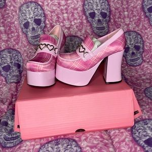 ***SOLD*** Sugar Thrillz Heart Platforms NWT